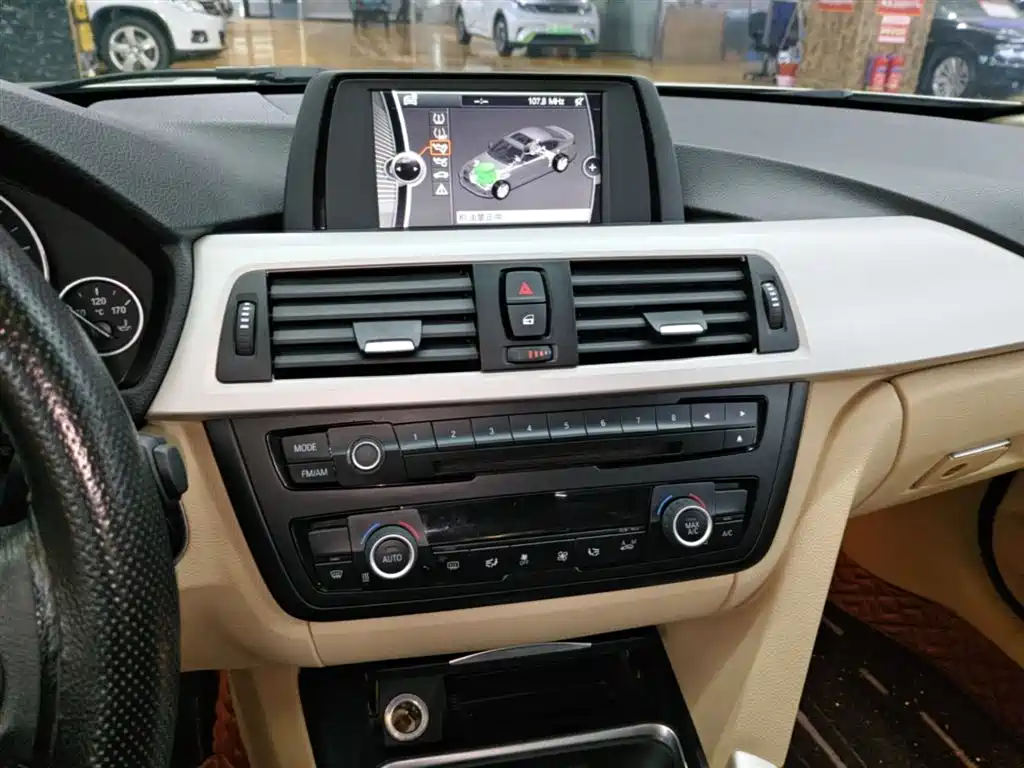 BMW 3 Series 2015 — фото 13