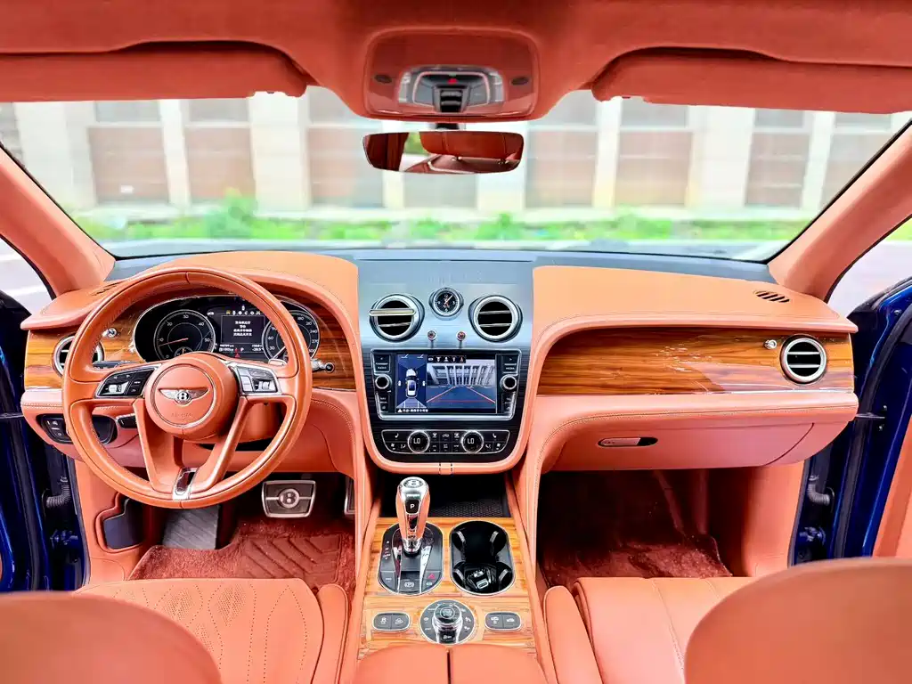 Bentley Bentayga 2018 — фото 5