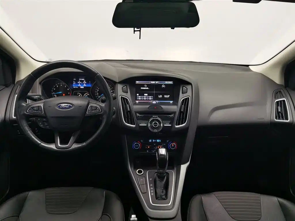 Ford Focus 2015 — фото 5