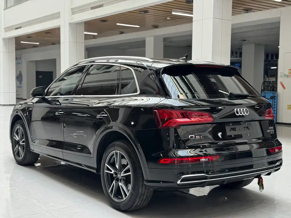 Audi Q5L 2021 — фото 6