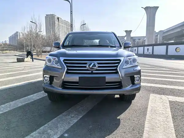 Lexus LX 2013