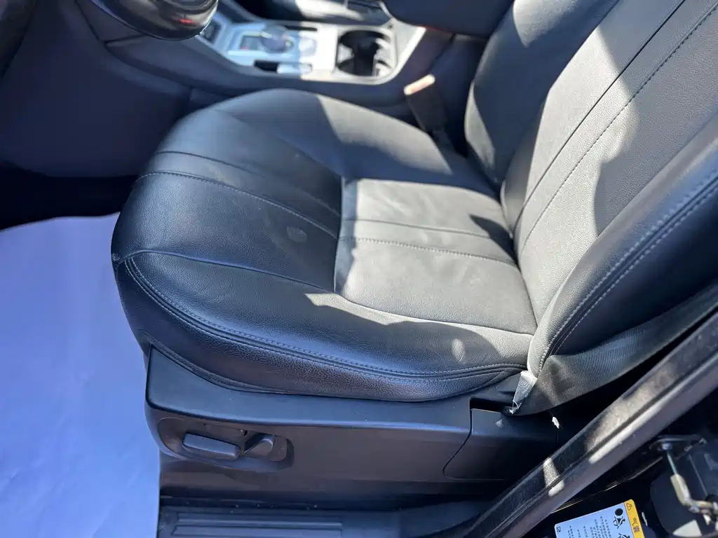 Land Rover Discovery 2016 — фото 10