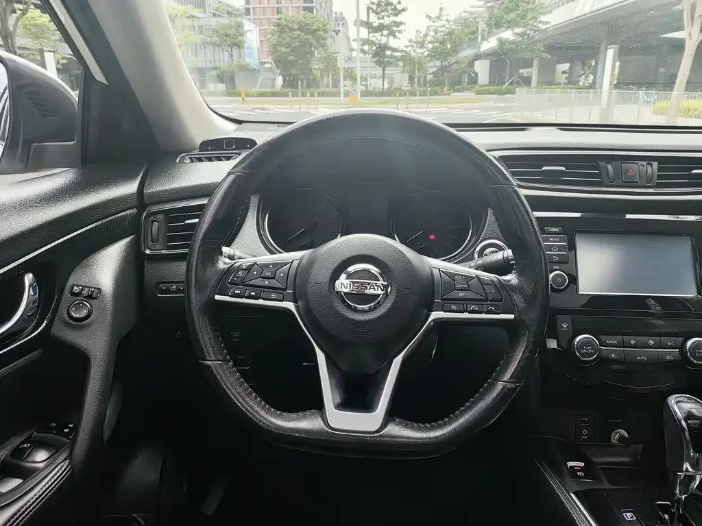 Nissan X-Trail 2017 — фото 12