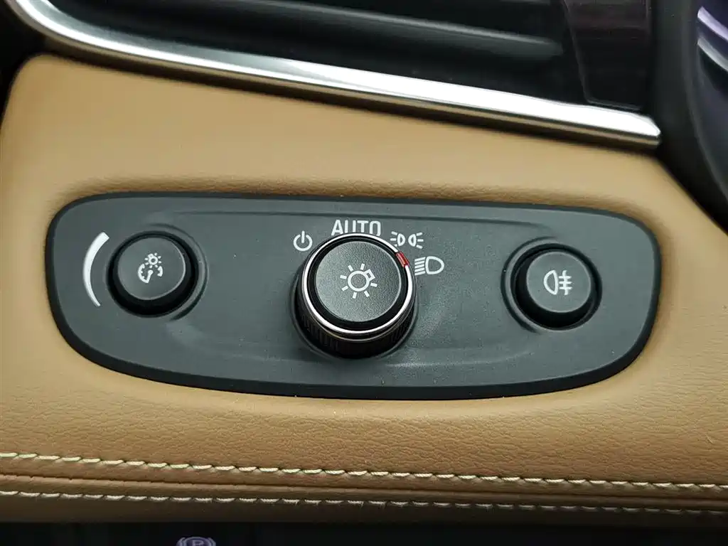 Buick LaCrosse 2018 — фото 21