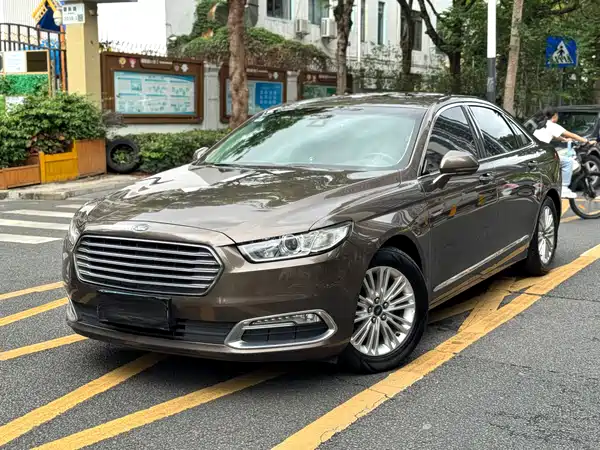 Ford Taurus 2015