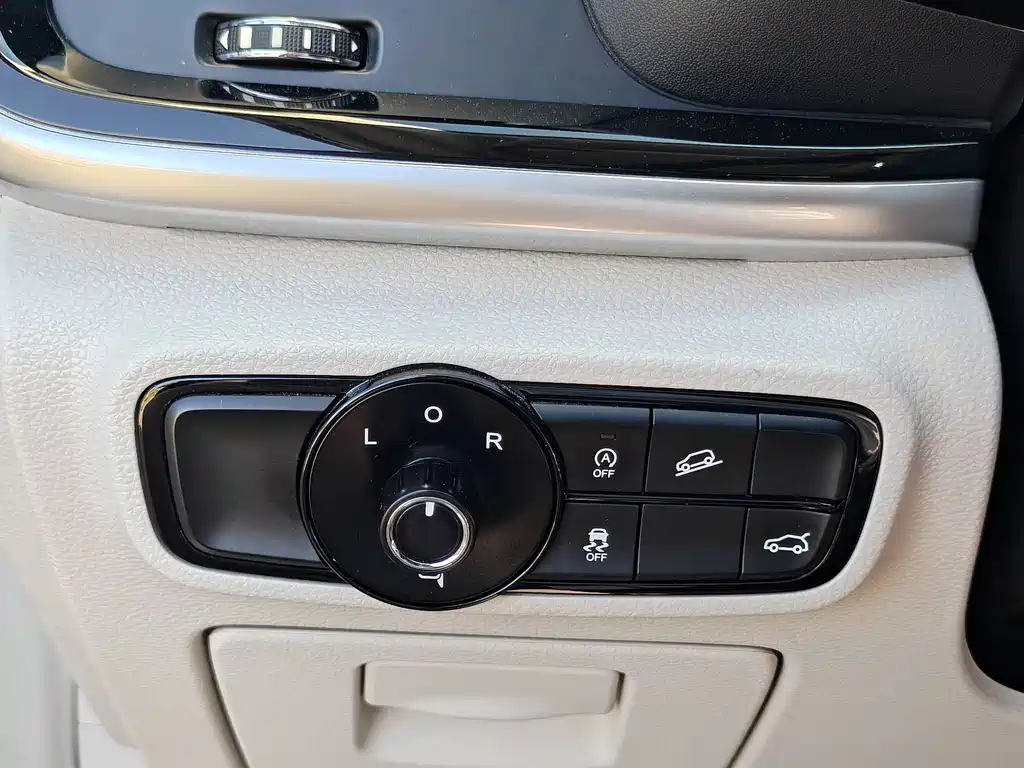GAC Motor Trumpchi M8 2018 — фото 22