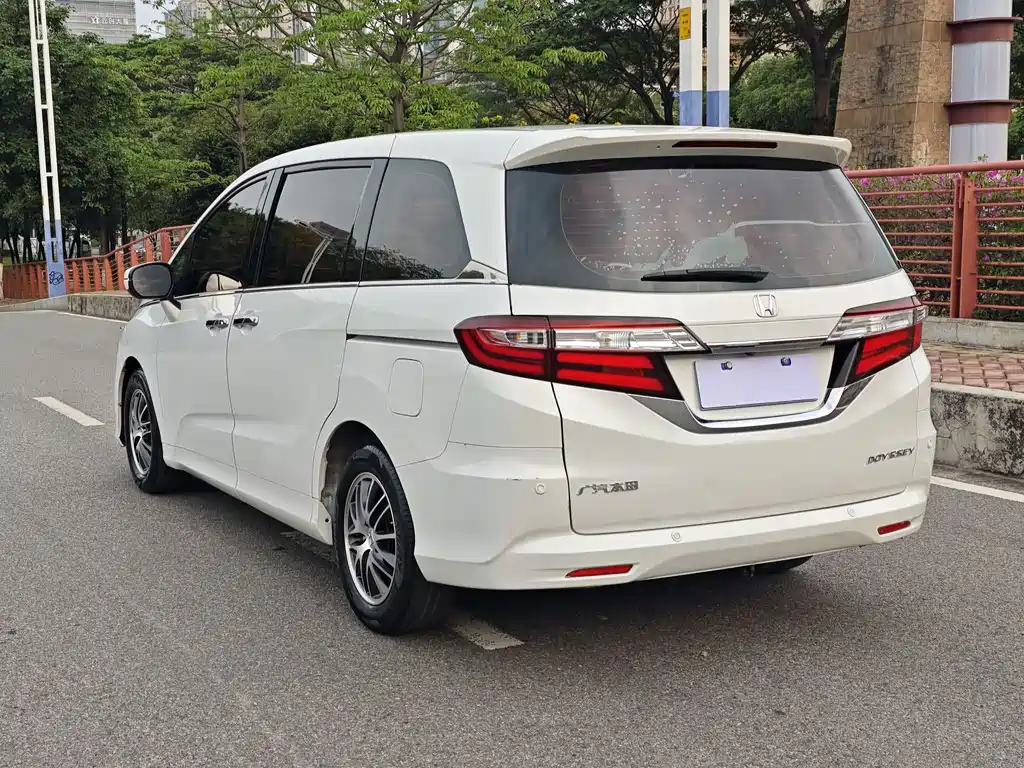 Honda Odyssey 2018 — фото 9