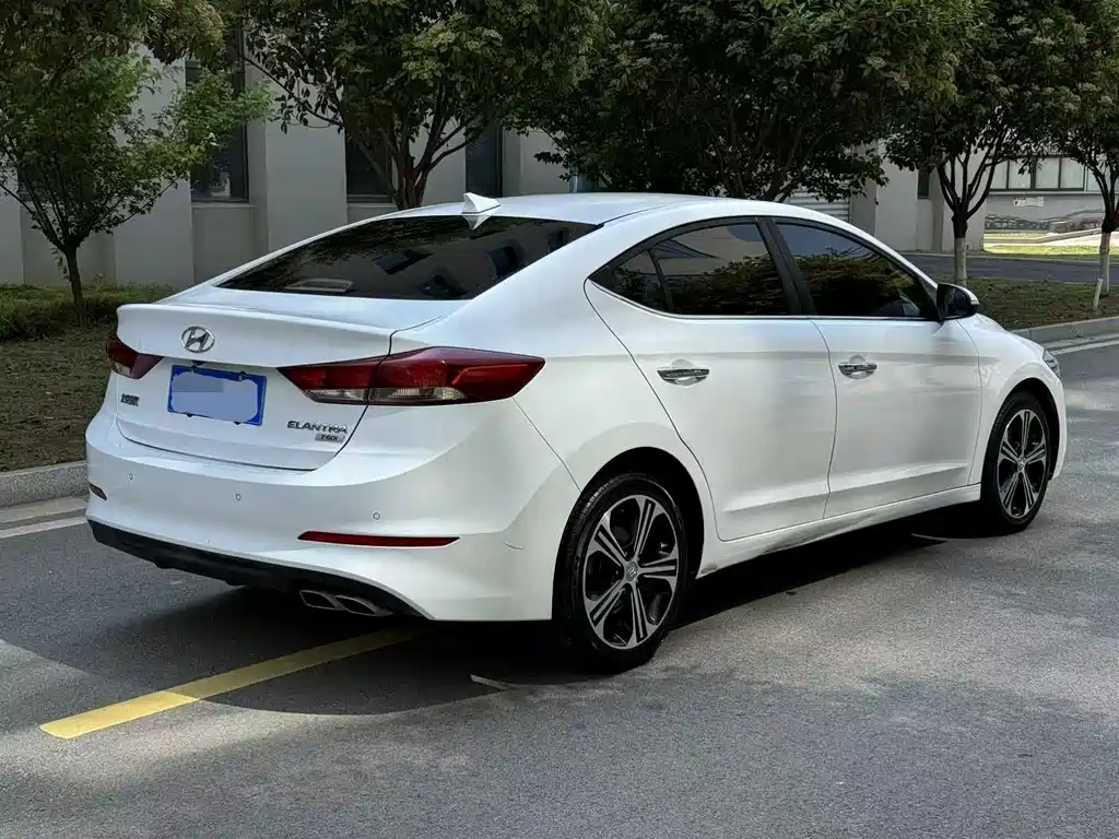 Hyundai Elantra 2018