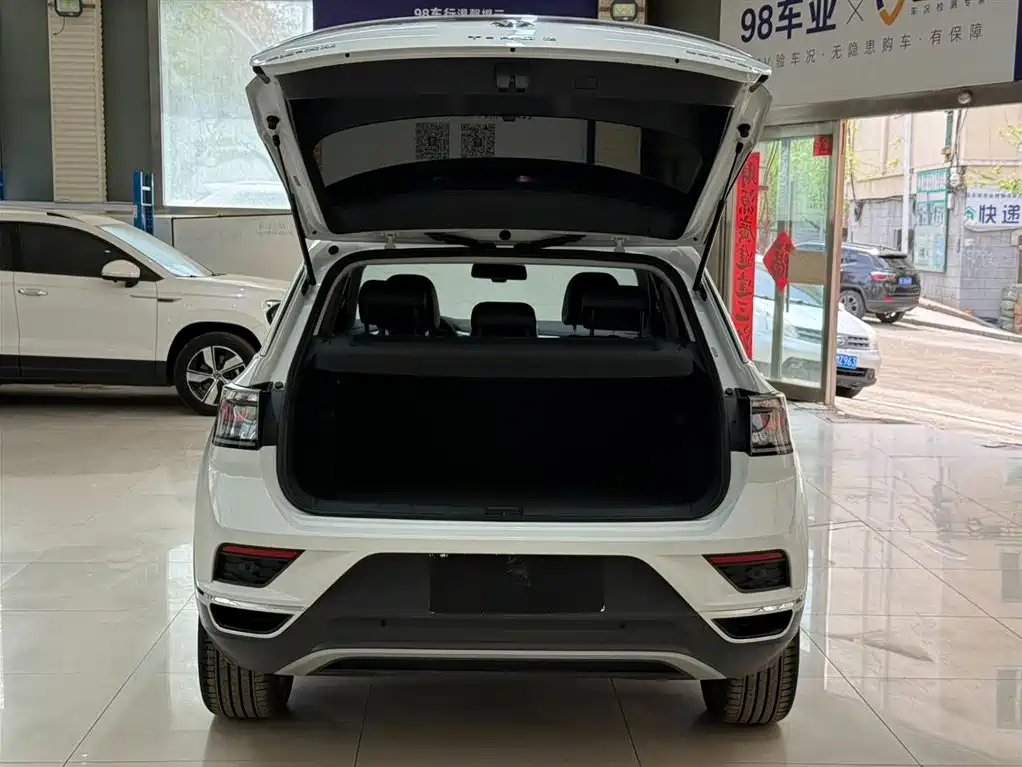Volkswagen T-Roc 2023 — фото 23