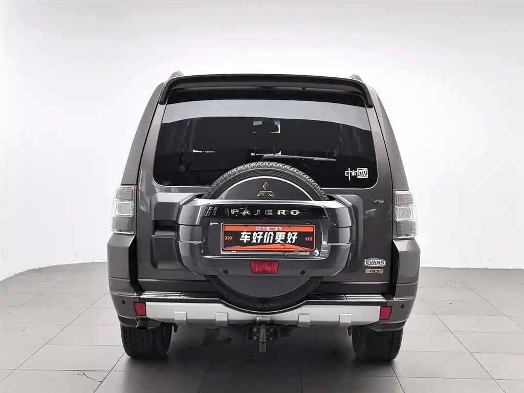 Mitsubishi Pajero 2015