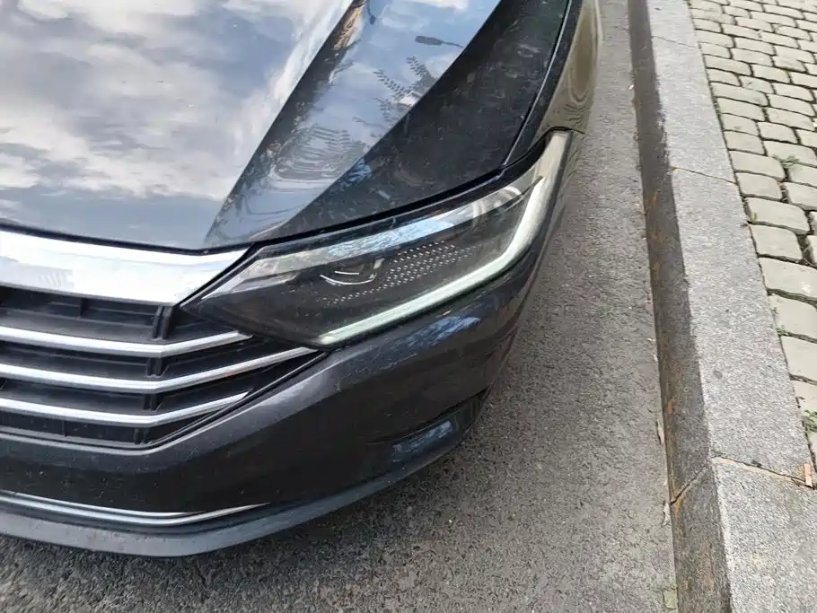 Volkswagen Sagitar 2021