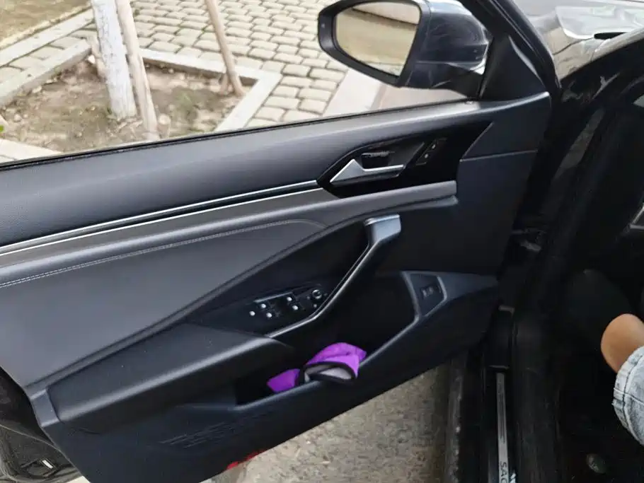 Volkswagen Sagitar 2021