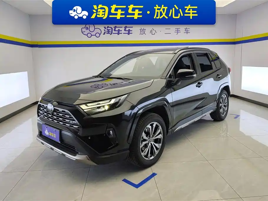 Toyota RAV4 2025 — фото 1