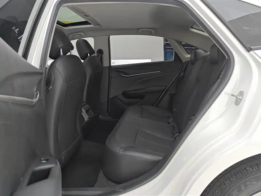 Buick Excelle 2022 — фото 11