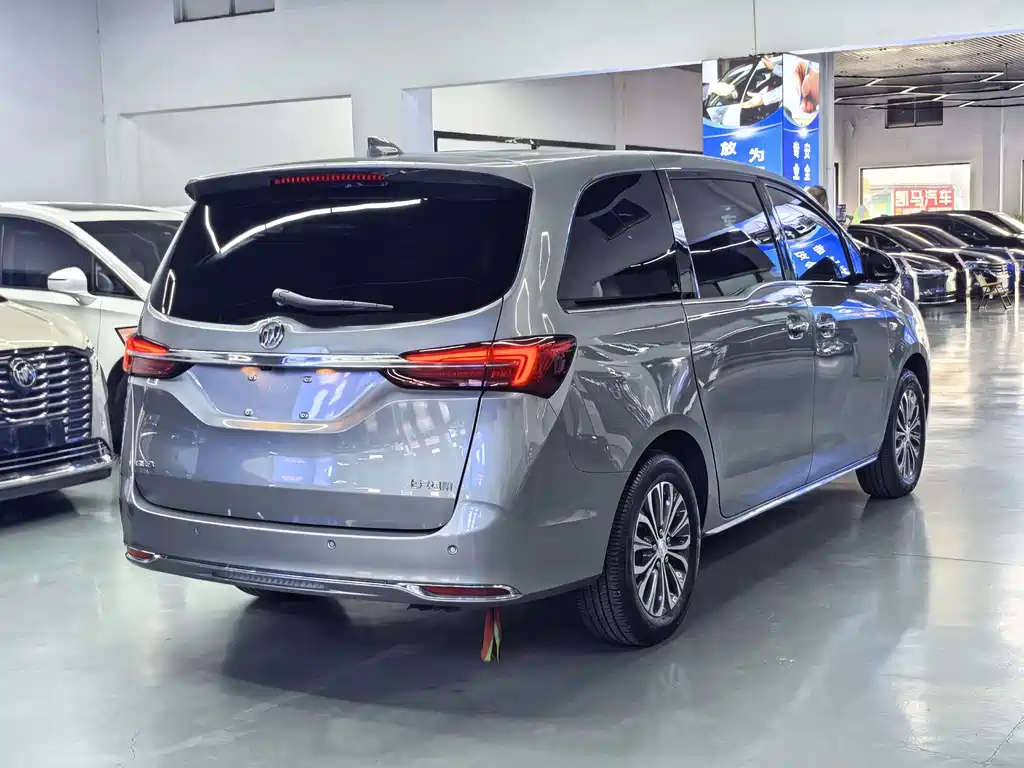 Buick GL8 2025
