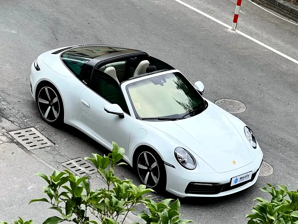 Porsche 911 2022 — фото 19