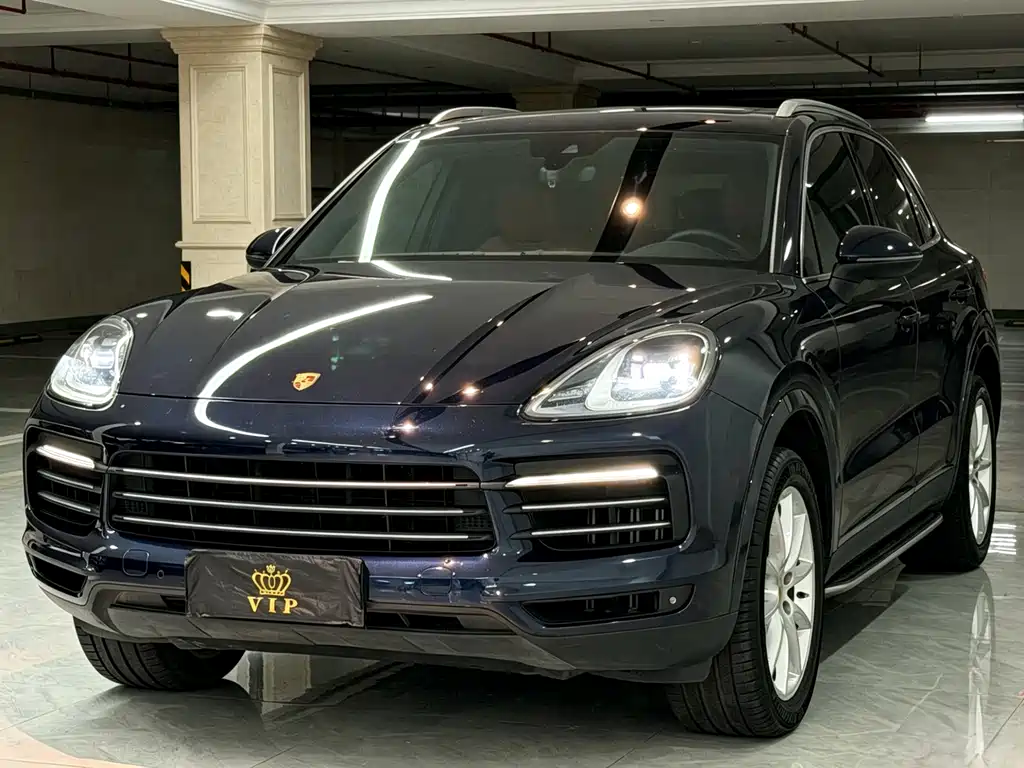 Porsche Cayenne 2022 — фото 1