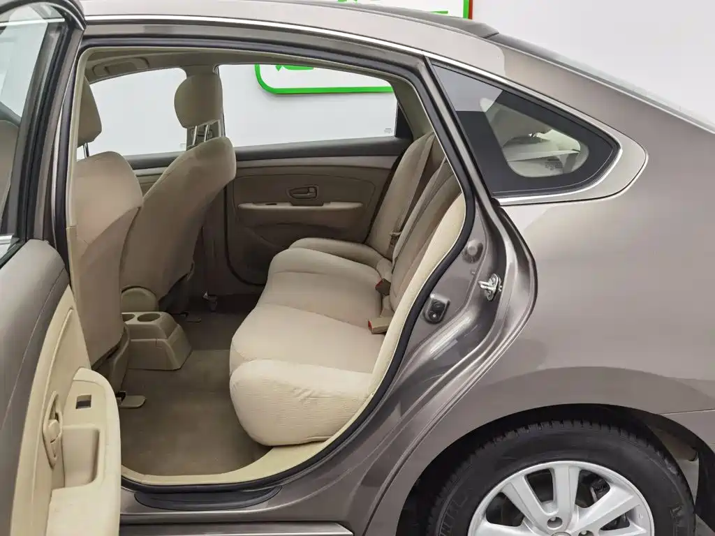 Nissan Sylphy 2017 — фото 15