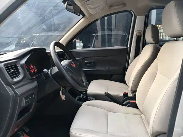 Wuling Hongguang V 2023