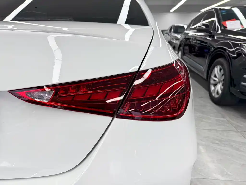 Mercedes-Benz C-Class 2024 — фото 20