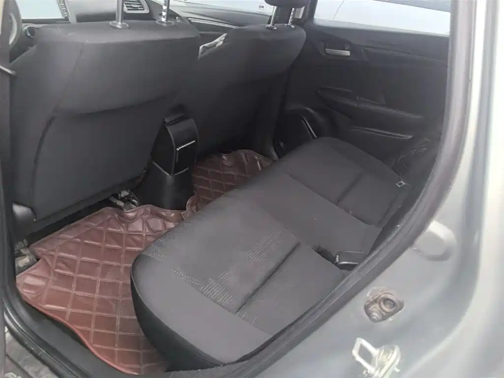 Honda Fit 2015 — фото 17
