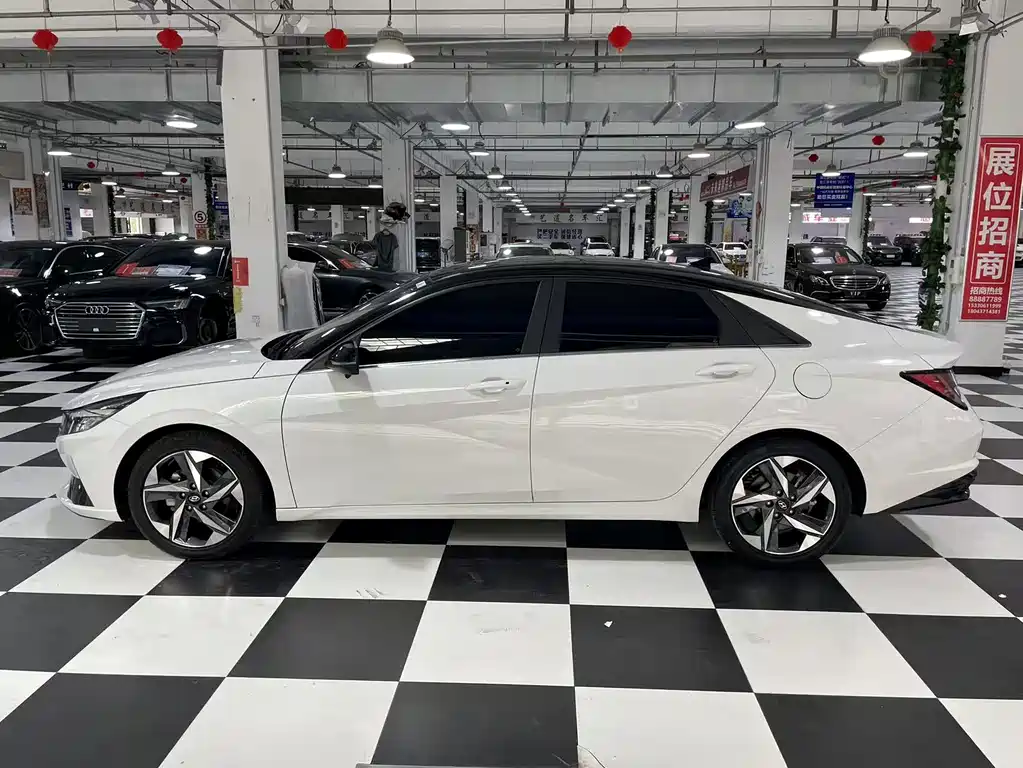 Hyundai Elantra 2021 — фото 10