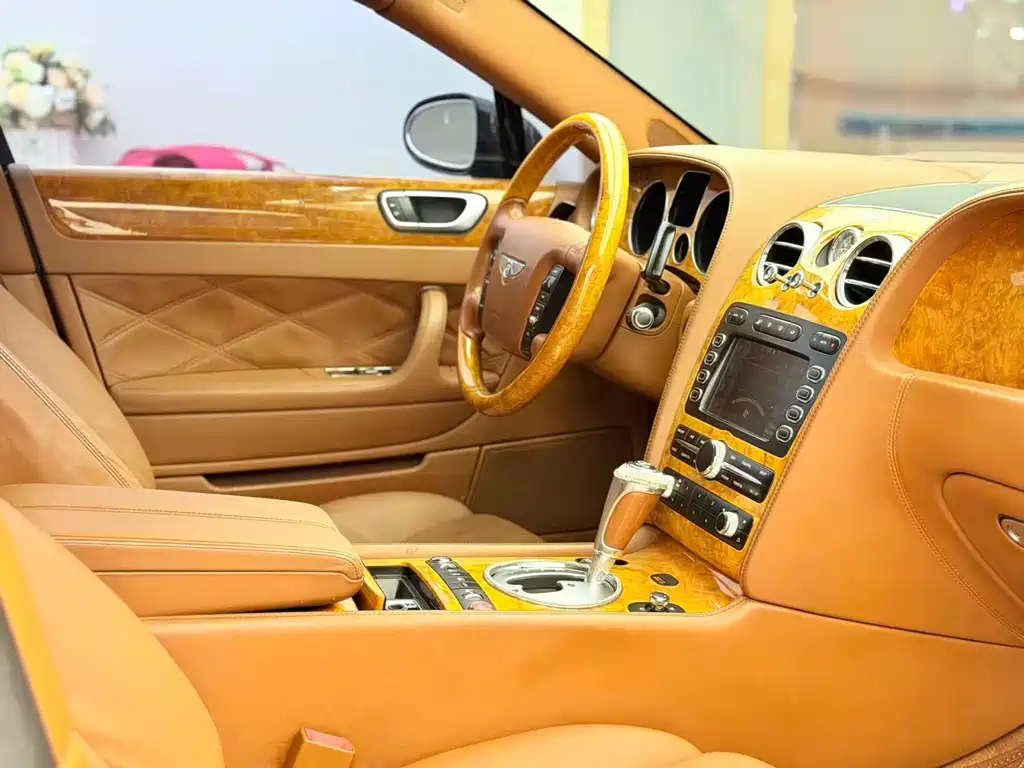 Bentley Flying Spur 2009 — фото 8