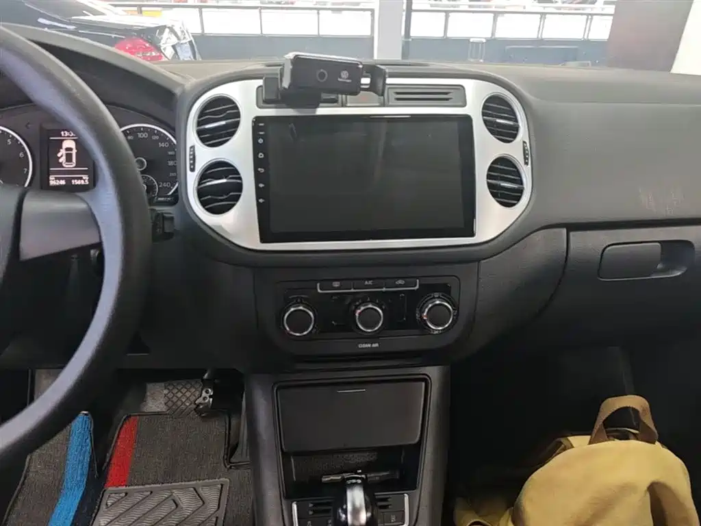 Volkswagen Tiguan 2019 — фото 13