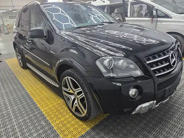 Mercedes-Benz M-Class AMG 2011