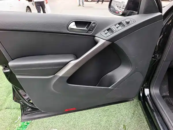 Volkswagen Tiguan 2012