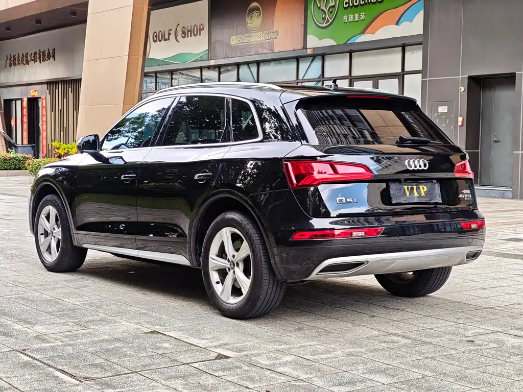 Audi Q5L 2021 — фото 15