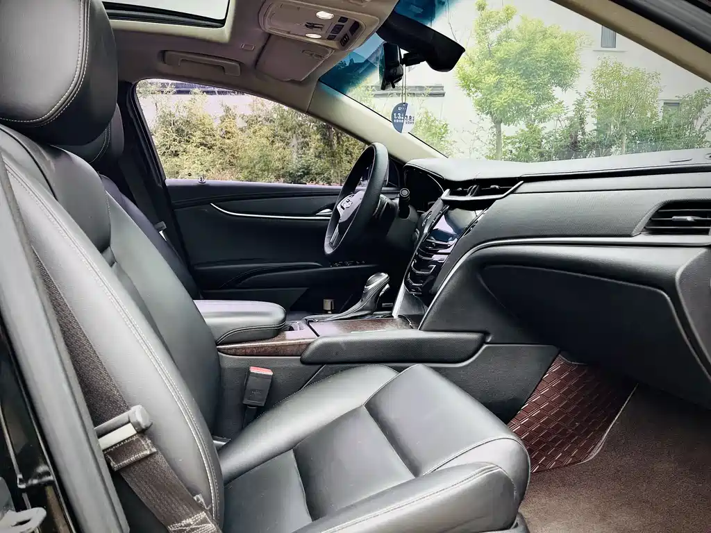 Cadillac XTS 2018 — фото 14
