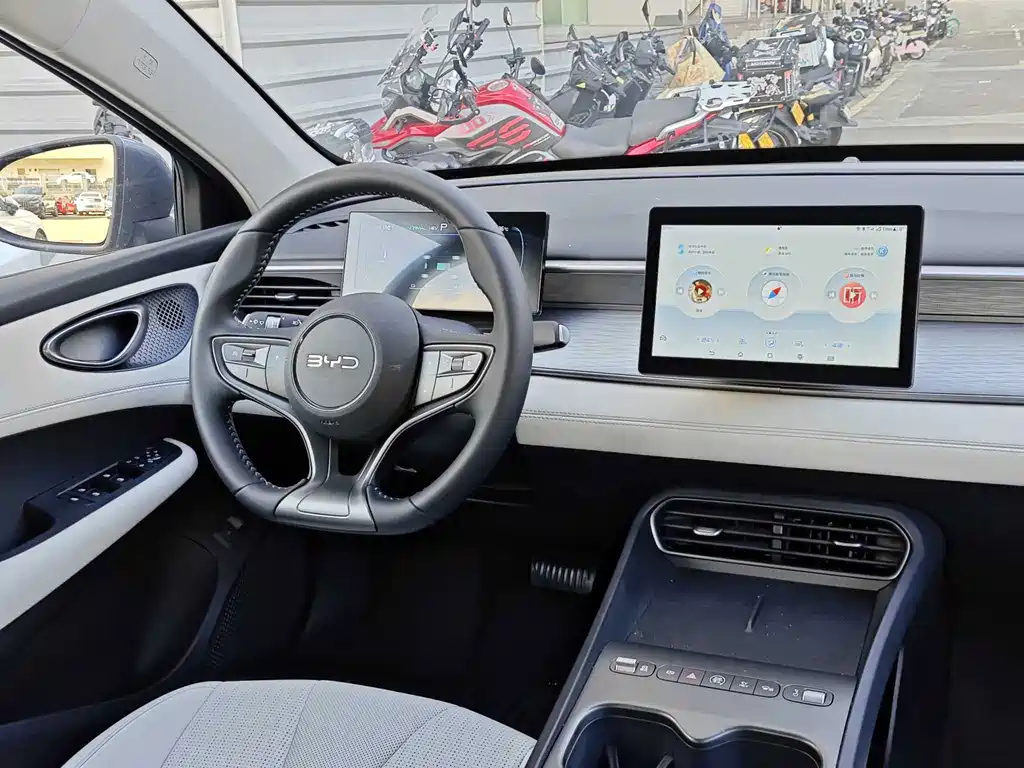 BYD Seal 05 DM-i 2026 — фото 10