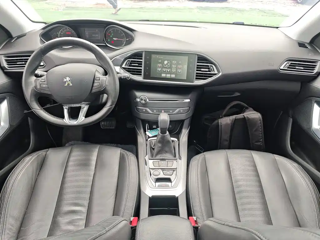 Peugeot 308S 2016 — фото 10