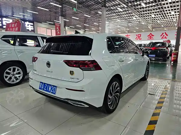 Volkswagen Golf 2023