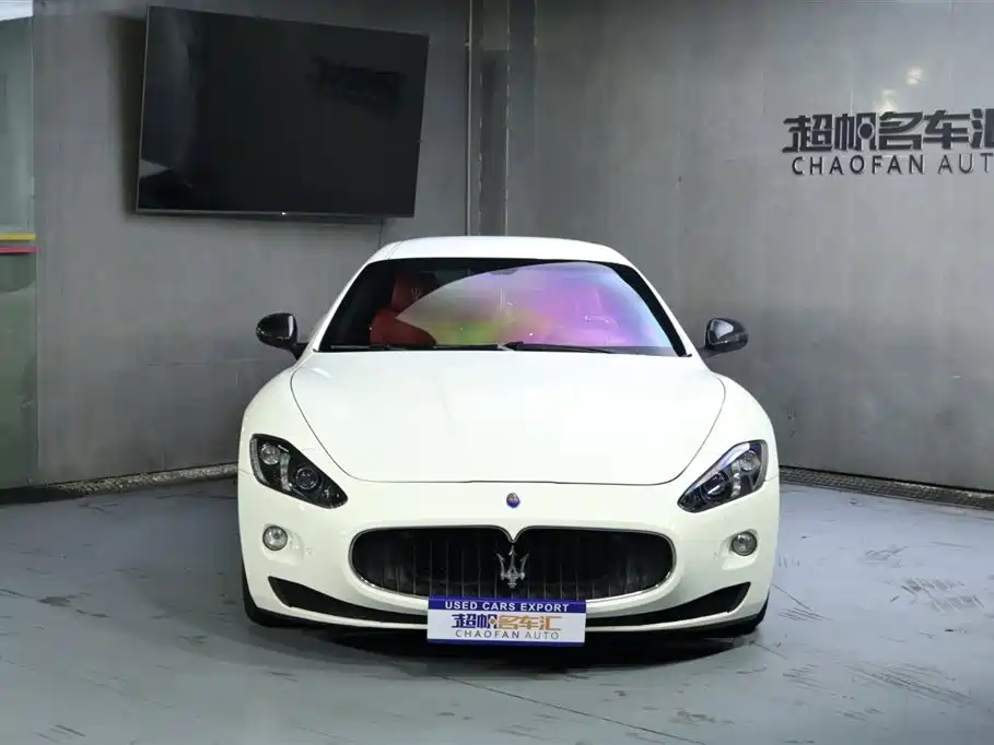 Maserati GranTurismo 2018 — фото 2