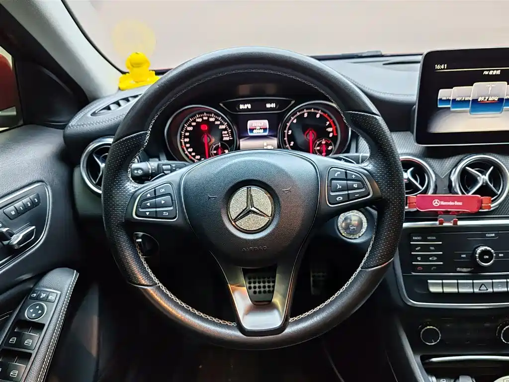 Mercedes-Benz GLA 2019 — фото 11