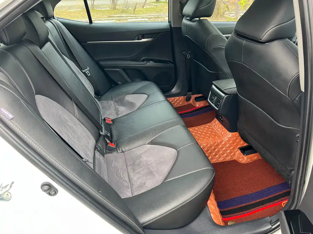 Toyota Camry 2023 — фото 14