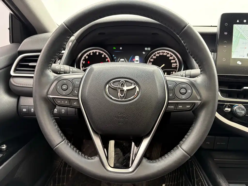 Toyota Camry 2023 — фото 9
