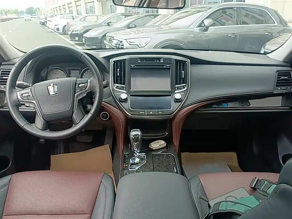 Toyota Crown 2019 — фото 10