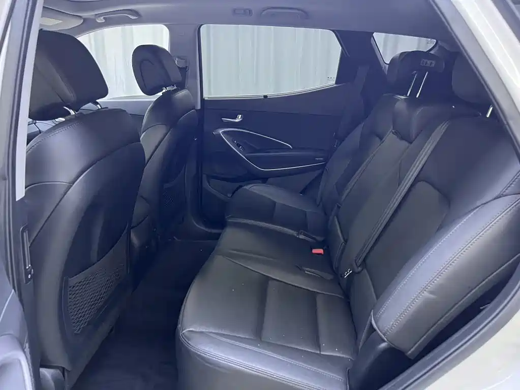 Hyundai Santa Fe 2015 — фото 16