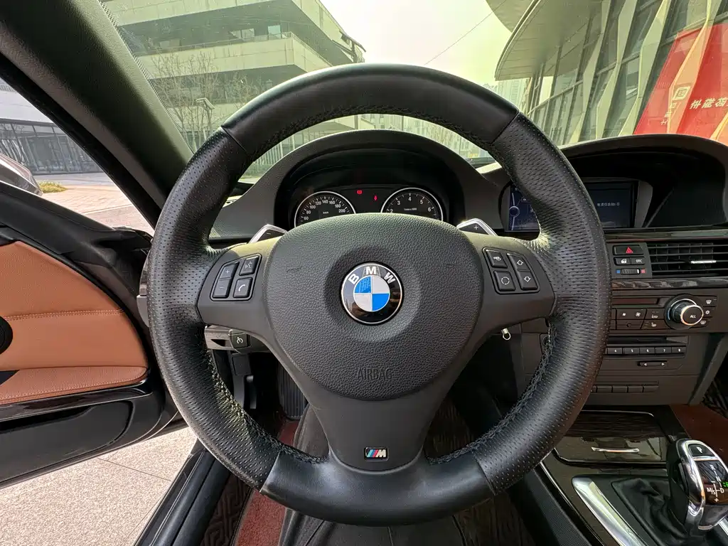 BMW 3 Series 2011 — фото 18
