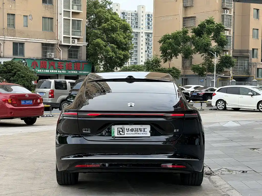 NIO ET9 2025