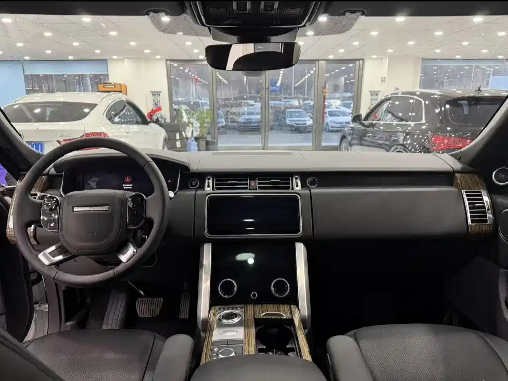 Land Rover Range Rover 2019 — фото 10