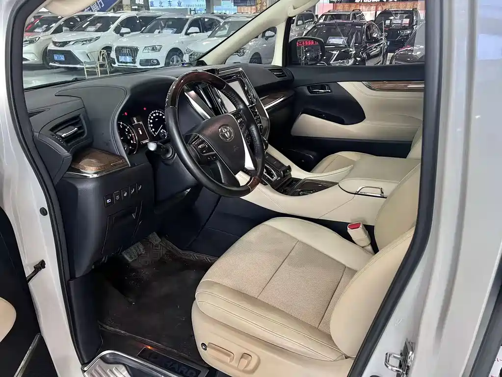 Toyota Alphard 2017 — фото 4