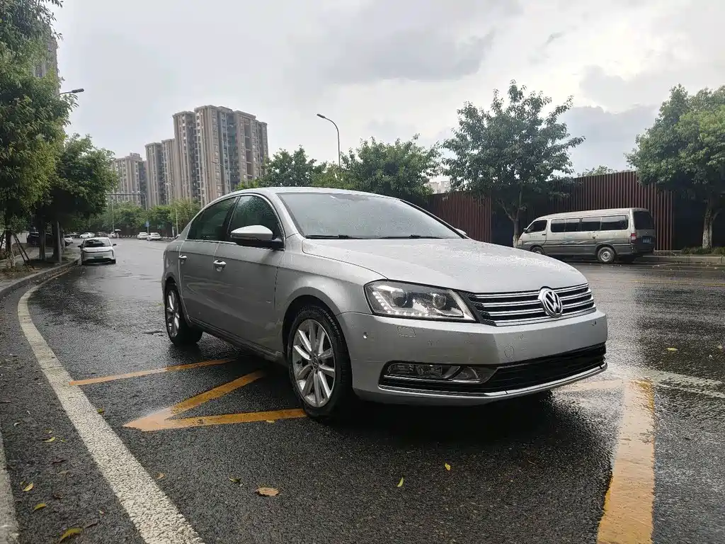 Volkswagen Magotan 2013