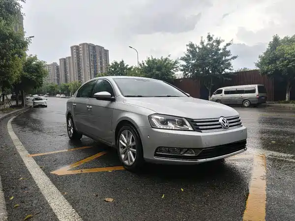 Volkswagen Magotan 2013