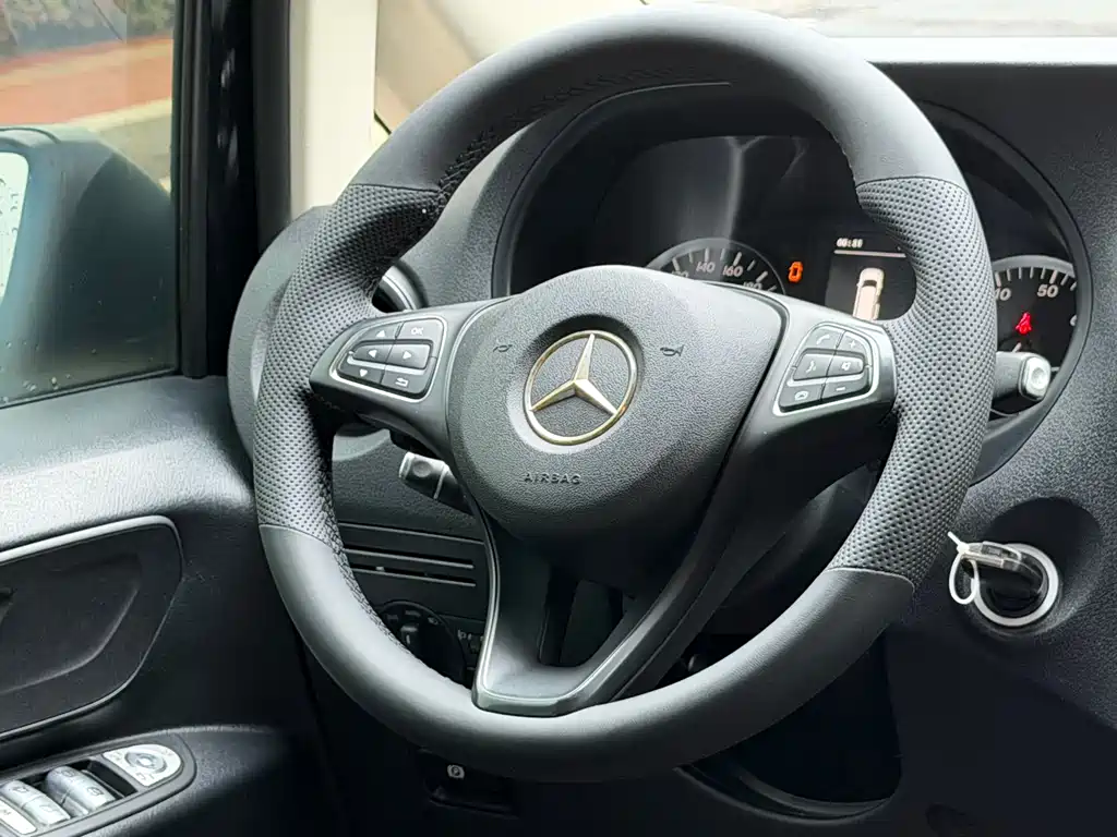 Mercedes-Benz Vito 2017 — фото 8