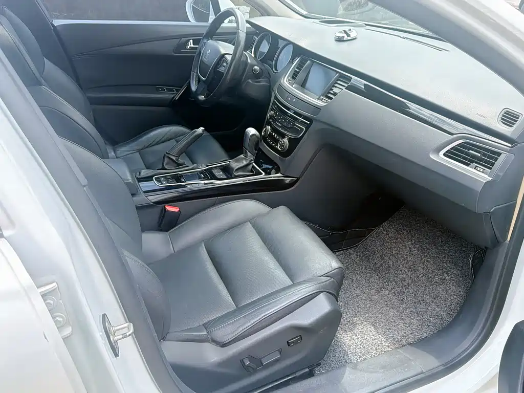 Peugeot 508 2014 — фото 17