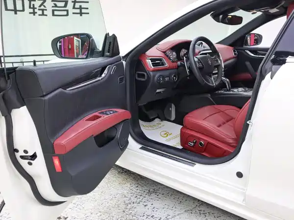 Maserati Ghibli 2023